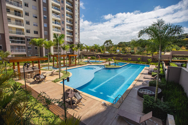 Área de piscinas do Residencial Soleil